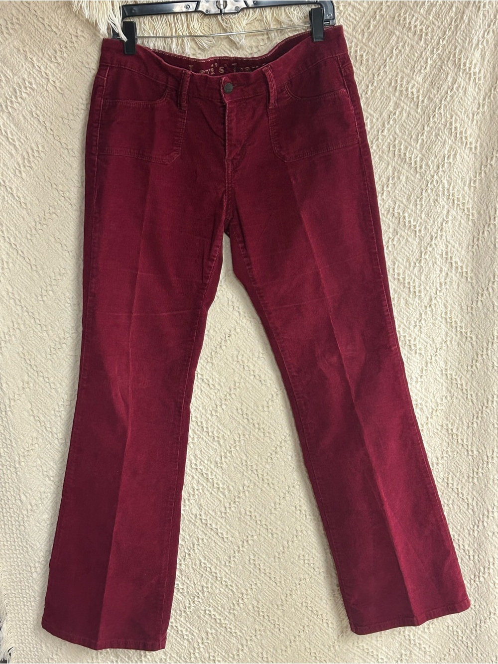 Levi's Women's boot cut Corduroy Pants in Burgundy